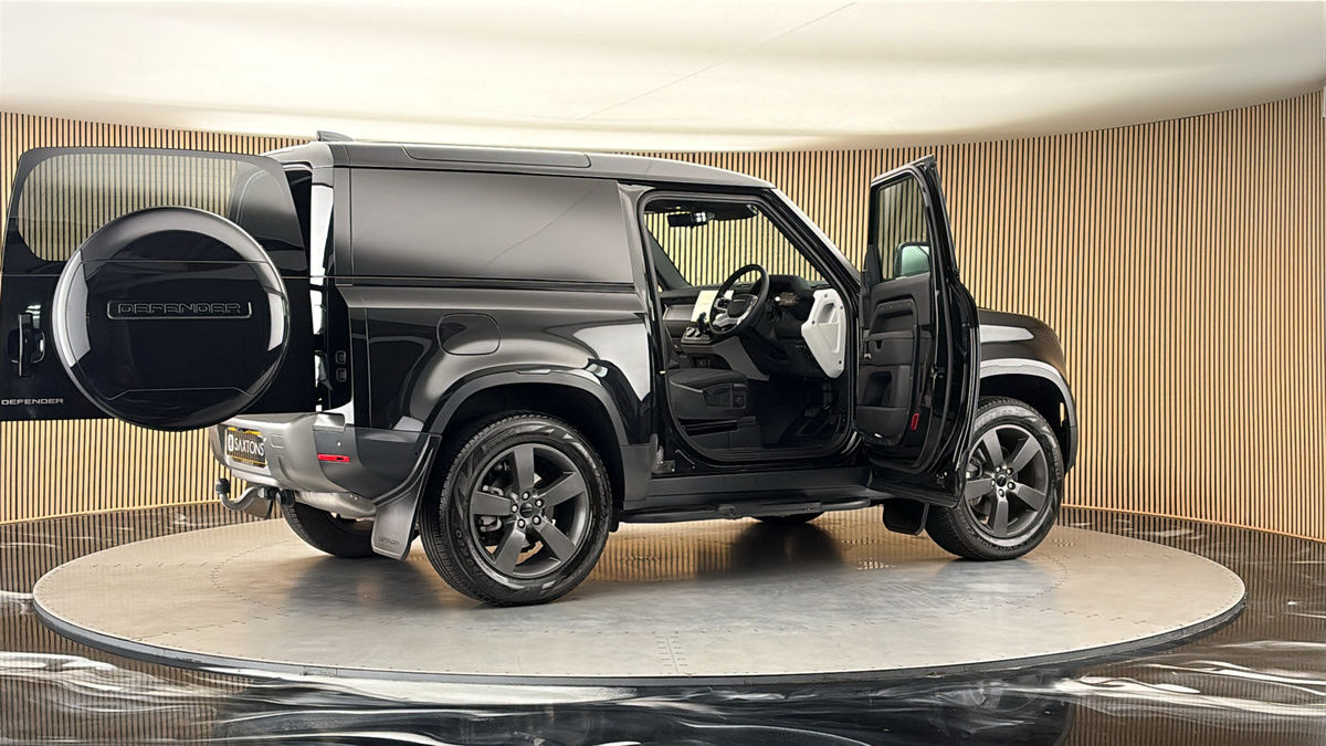 More views of Land Rover Defender 90