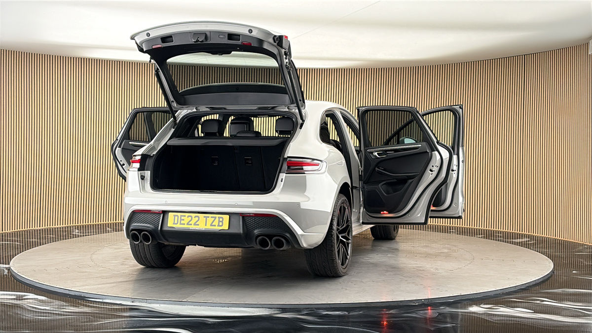 More views of Porsche Macan