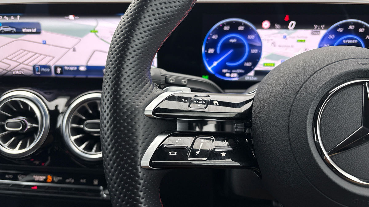 Mercedes-Benz EQA Image 13