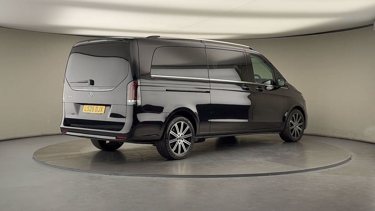 Mercedes-Benz V Class Image 21