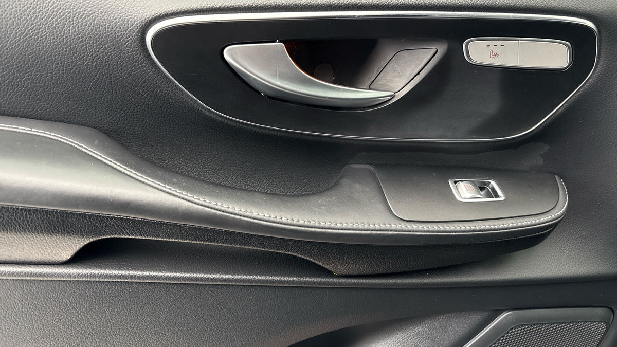Mercedes-Benz V Class Image 19