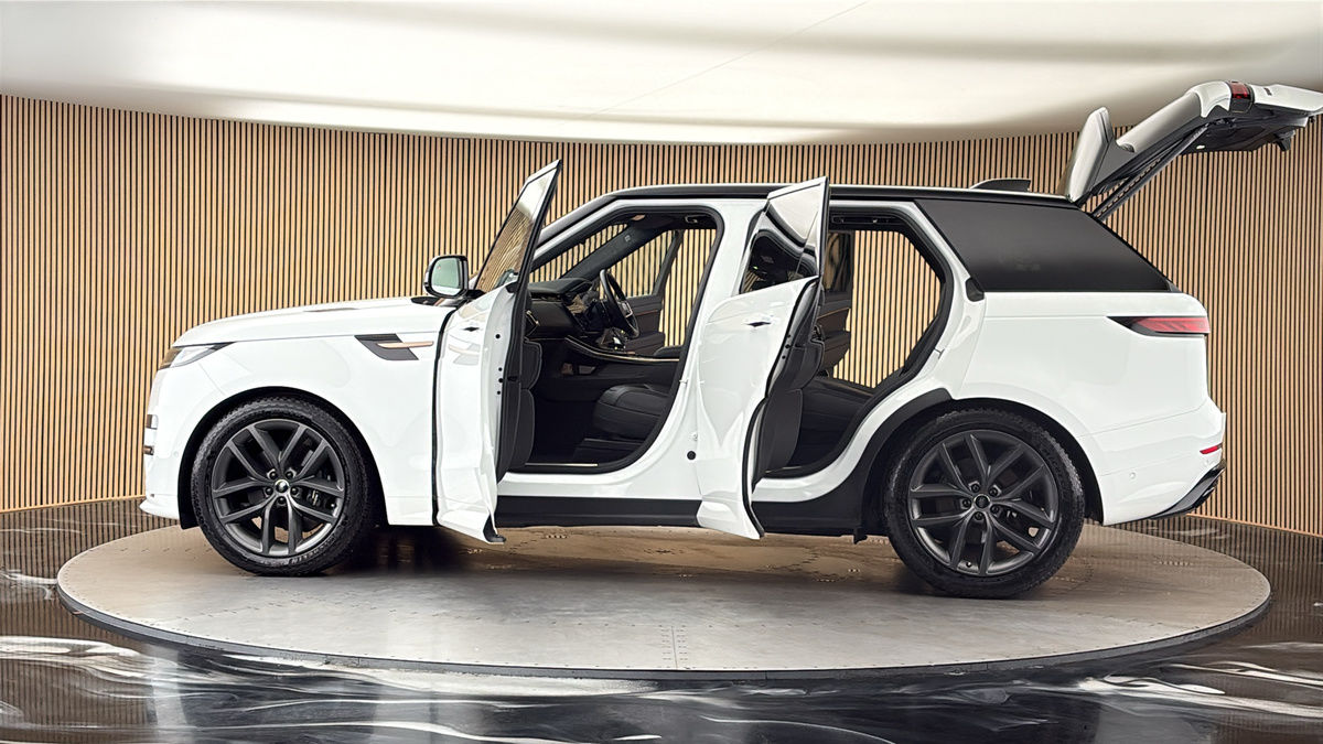 More views of Land Rover Range Rover Sport