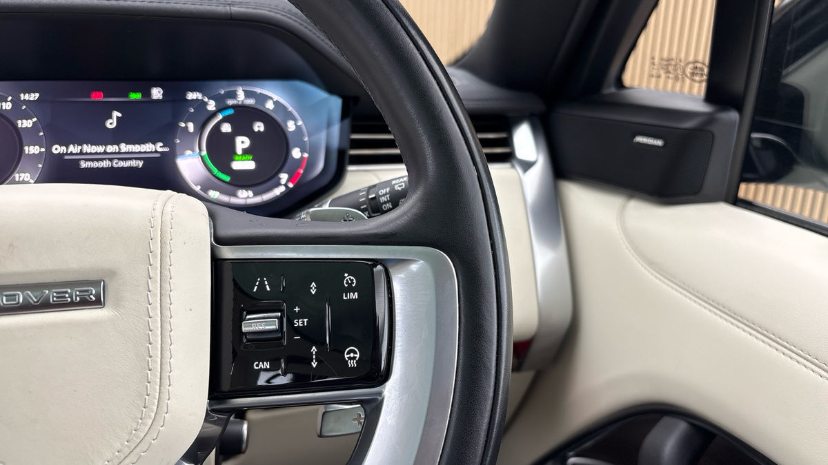 Land Rover Range Rover Image 14
