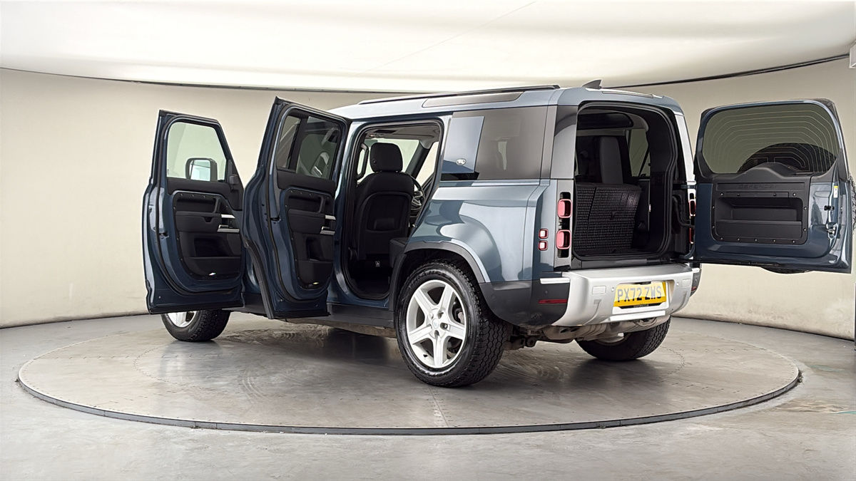 More views of Land Rover Defender 110