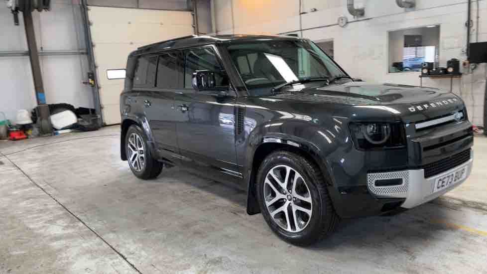 More views of Land Rover Defender 110