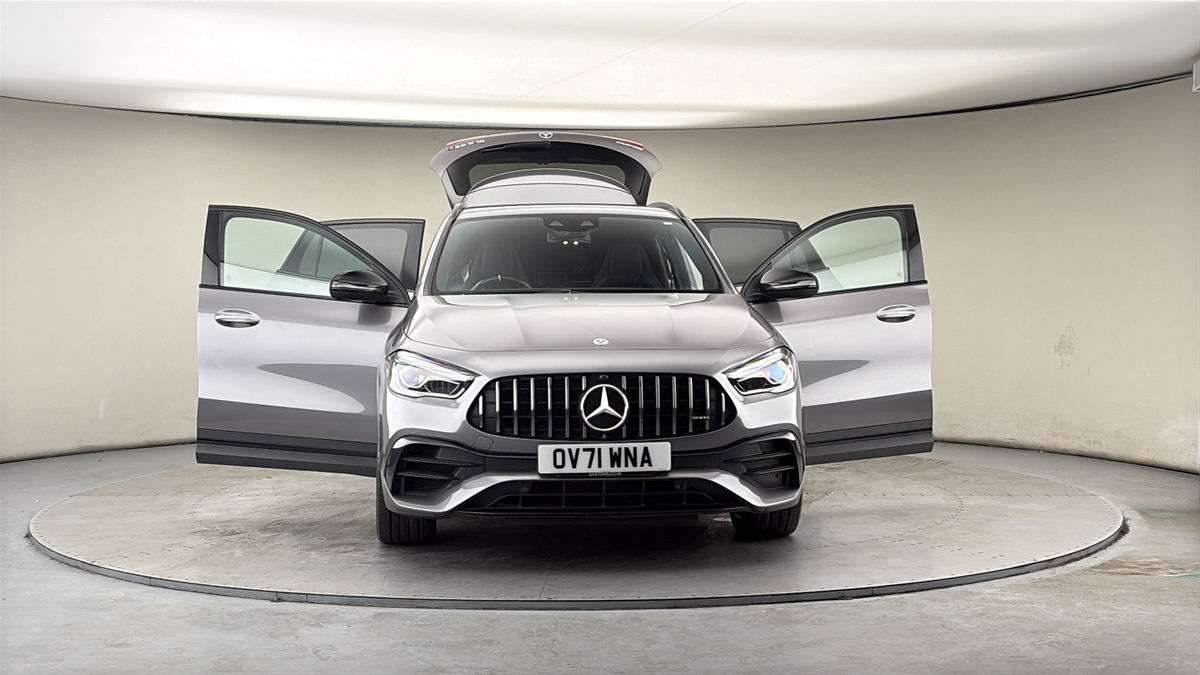 More views of Mercedes-Benz GLA