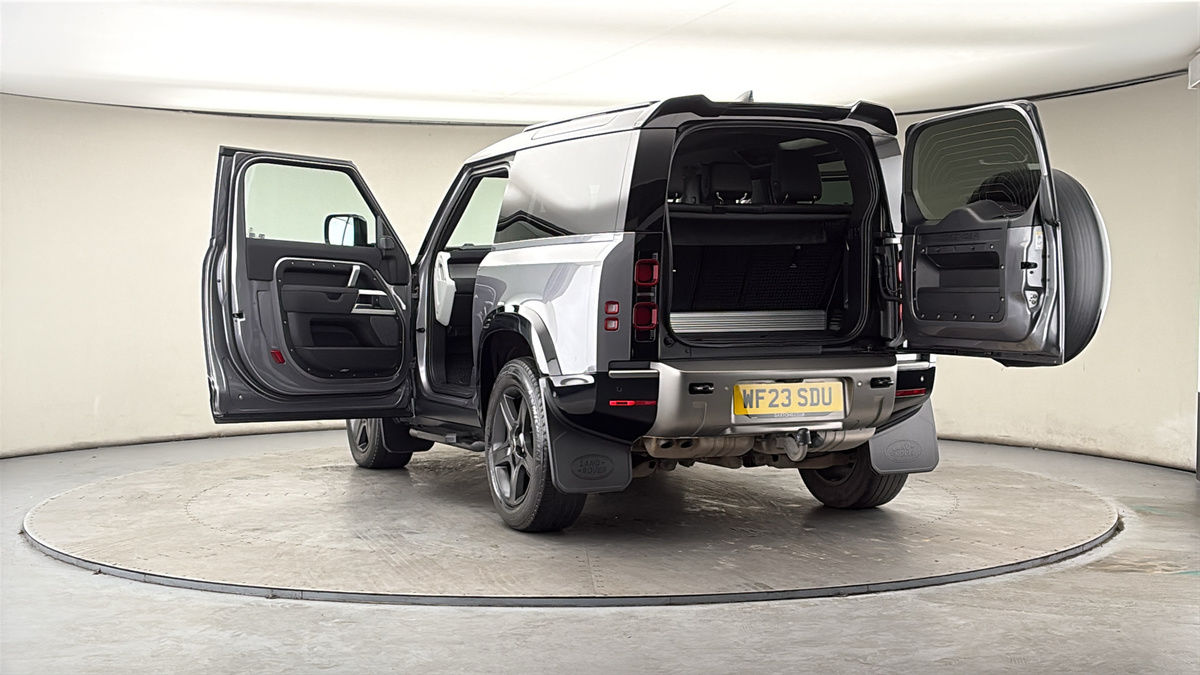 More views of Land Rover Defender 90