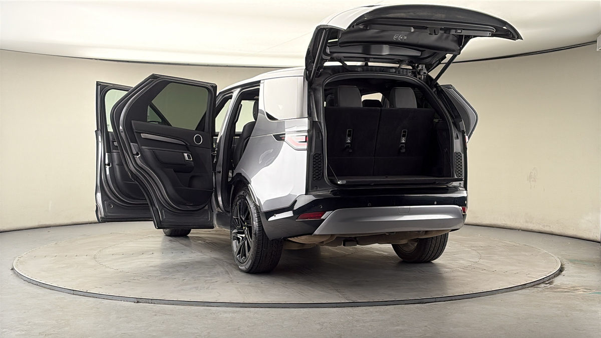 More views of Land Rover Discovery