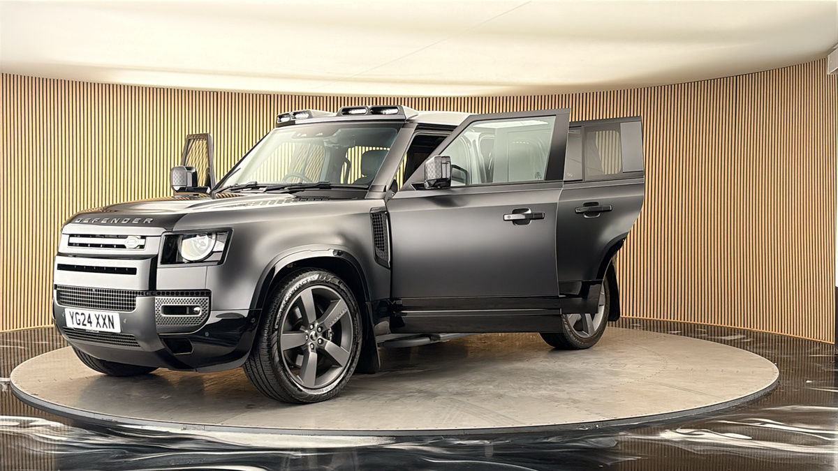 More views of Land Rover Defender 110