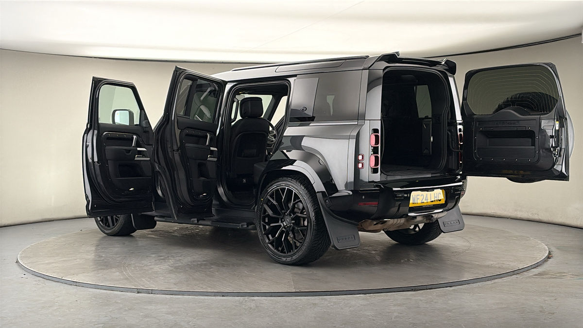 More views of Land Rover Defender 110