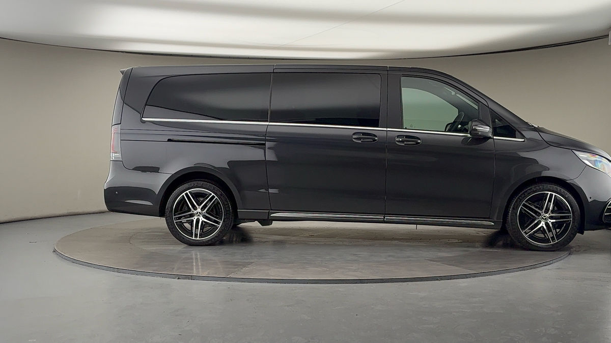 Mercedes-Benz V Class Image 16