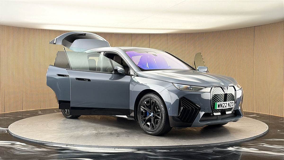 More views of BMW iX