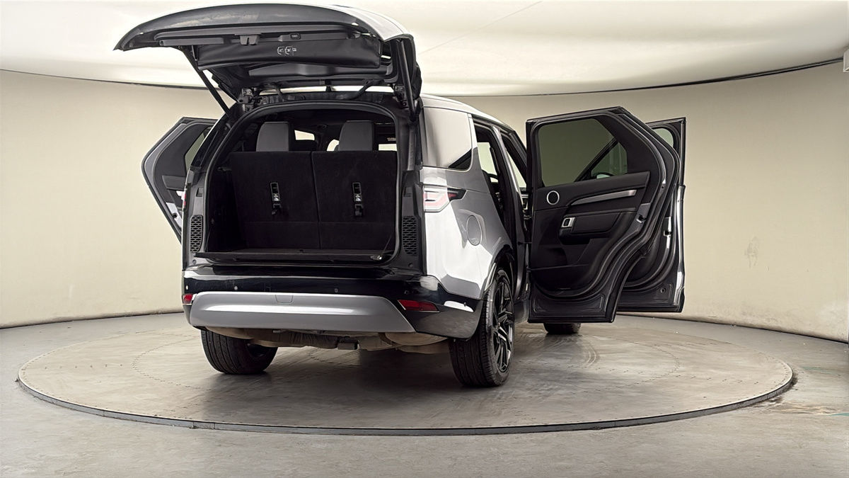 More views of Land Rover Discovery