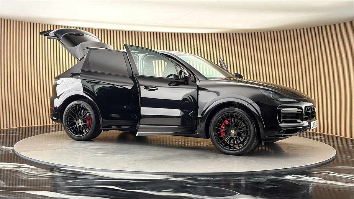 More views of Porsche Cayenne