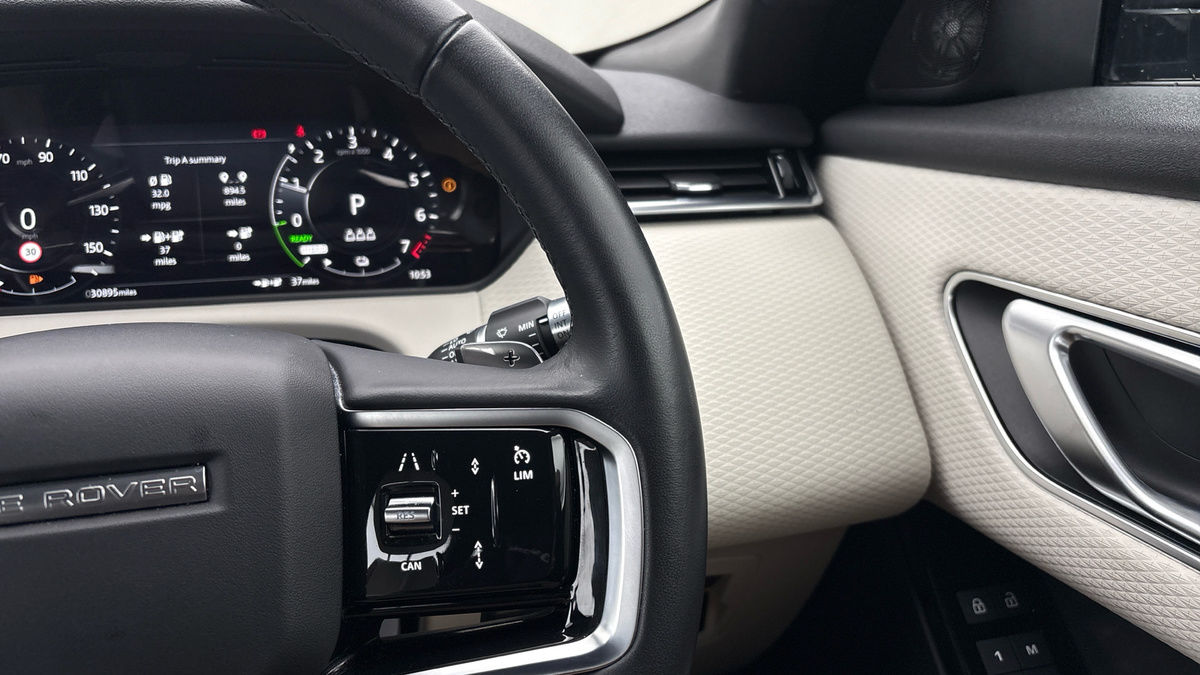 Land Rover Range Rover Velar Image 14