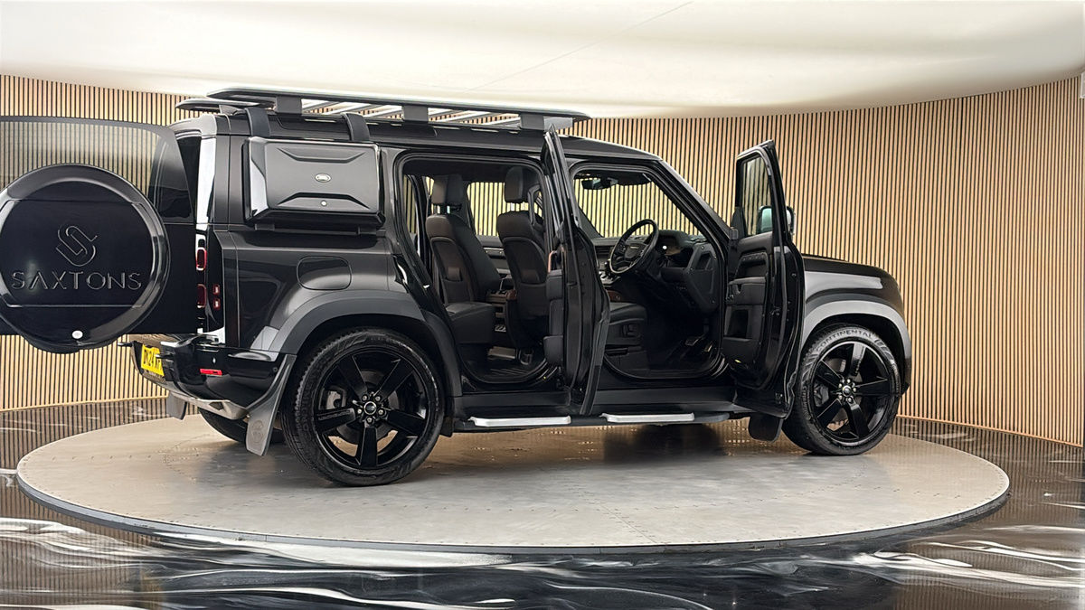 More views of Land Rover Defender 110