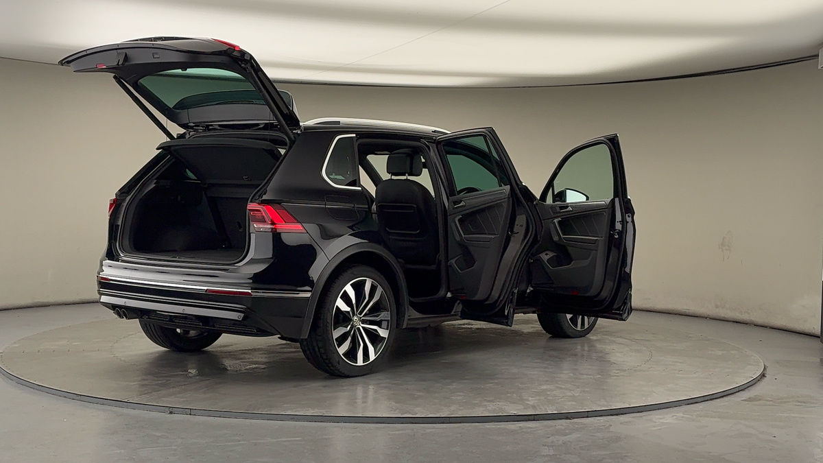 More views of Volkswagen Tiguan