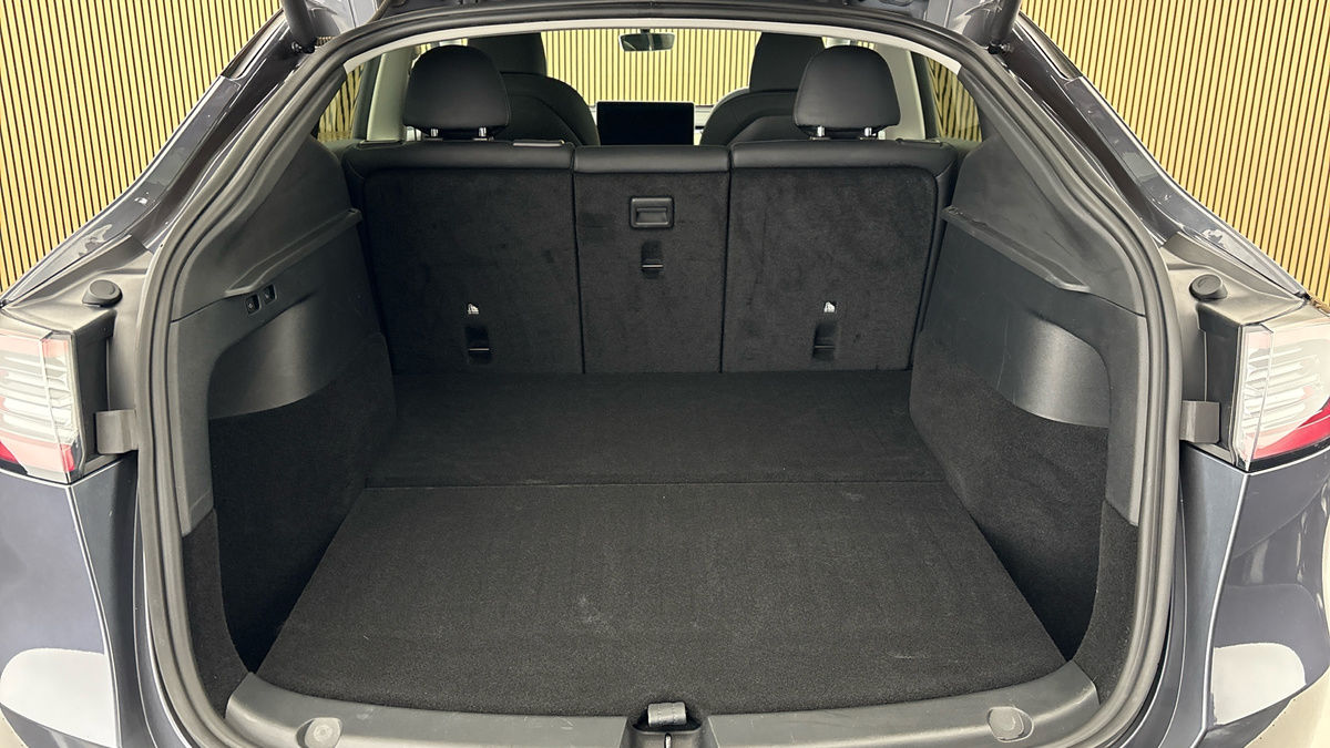 Tesla Model Y Image 11