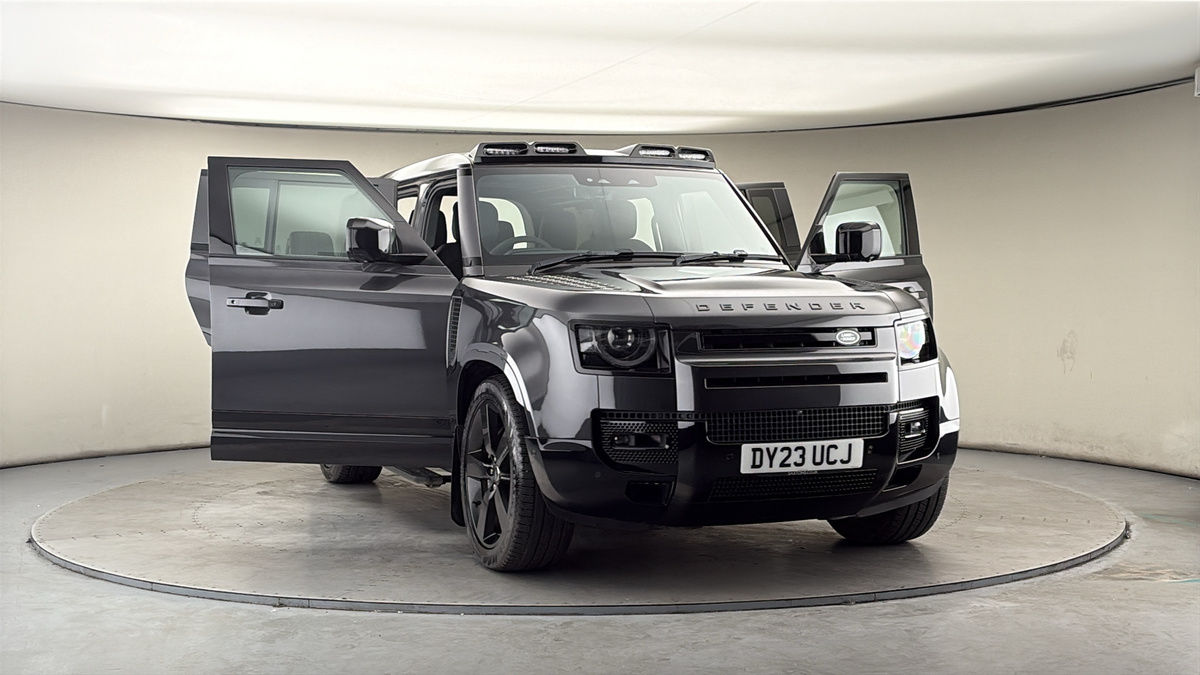 More views of Land Rover Defender 110