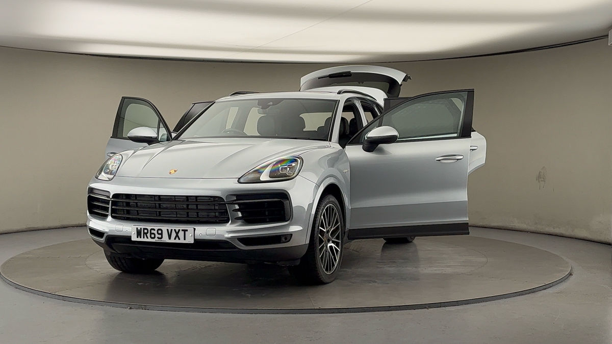 More views of Porsche Cayenne