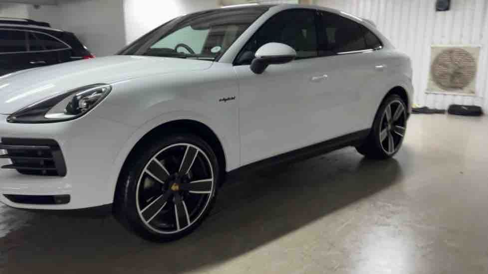 More views of Porsche Cayenne