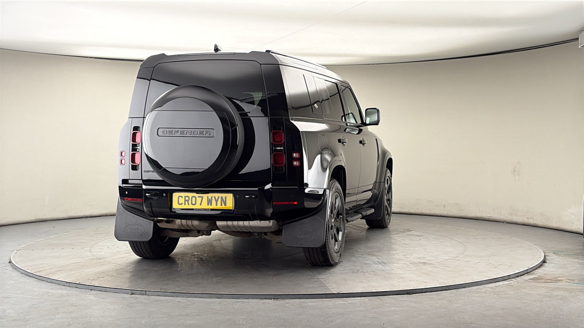 More views of Land Rover Defender 110