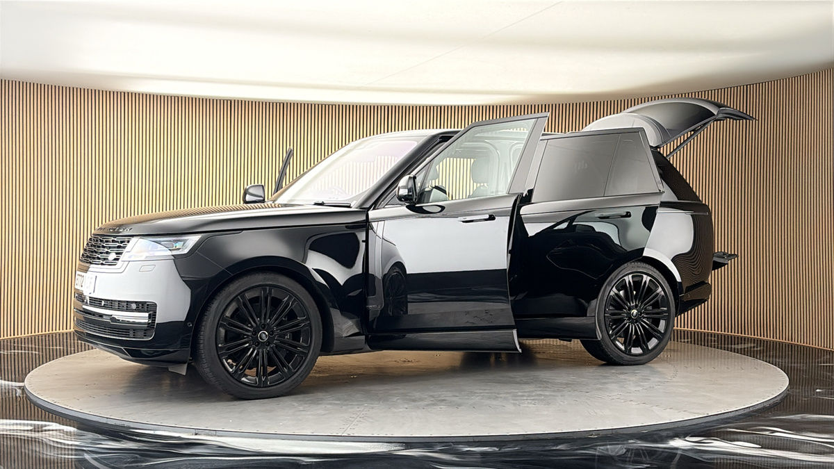 More views of Land Rover Range Rover