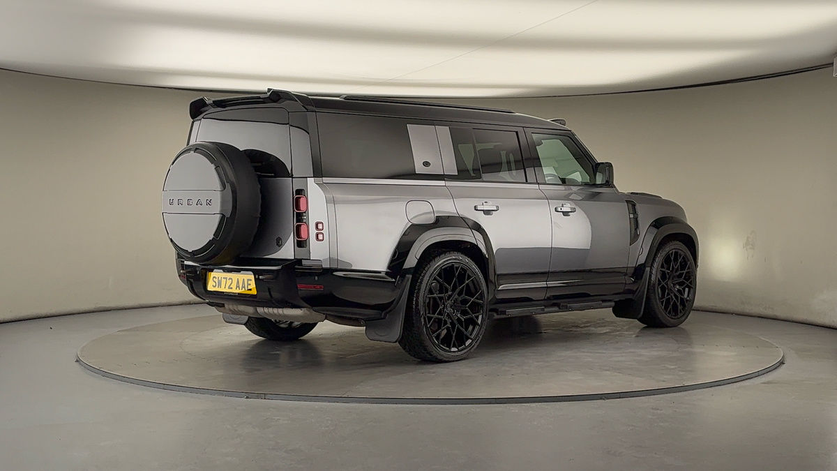 Land Rover Defender 130 Urban Image 21