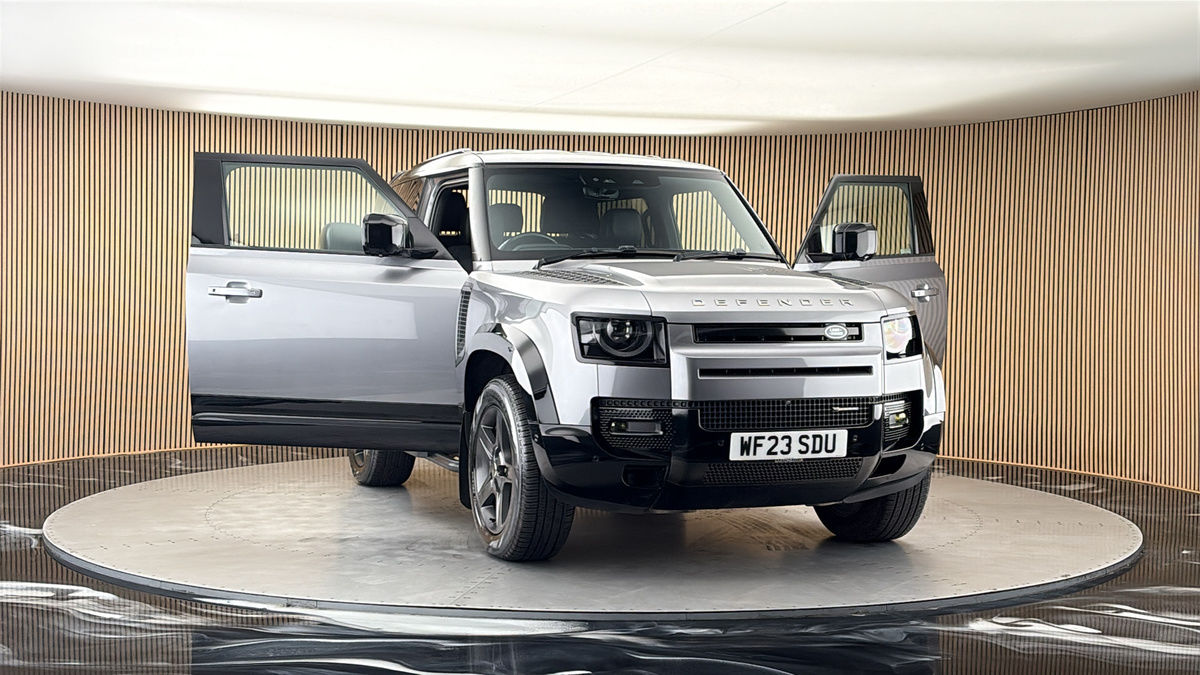 More views of Land Rover Defender 90