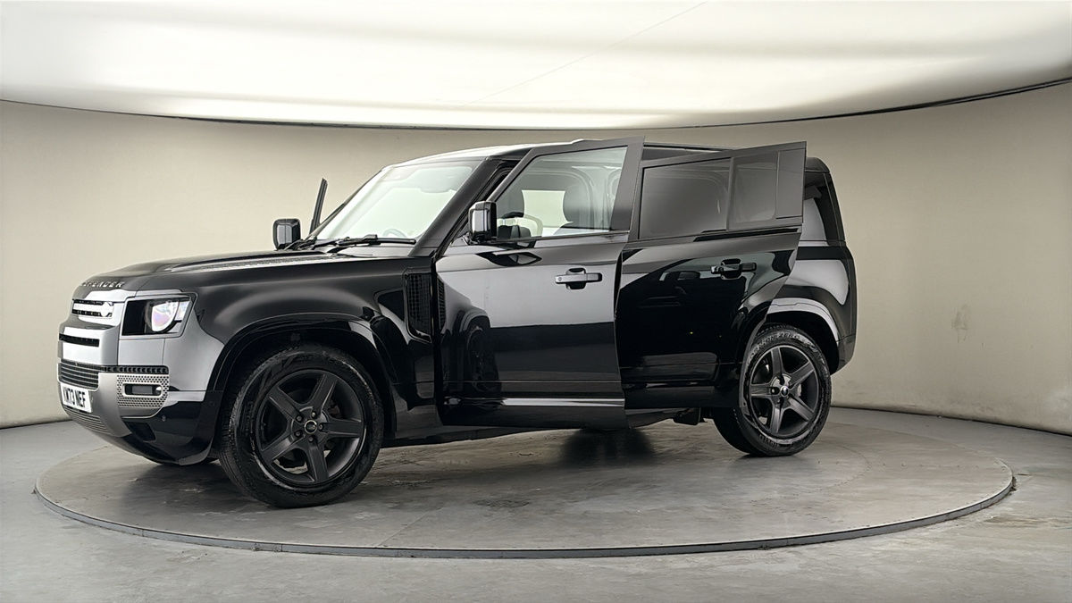 More views of Land Rover Defender 110