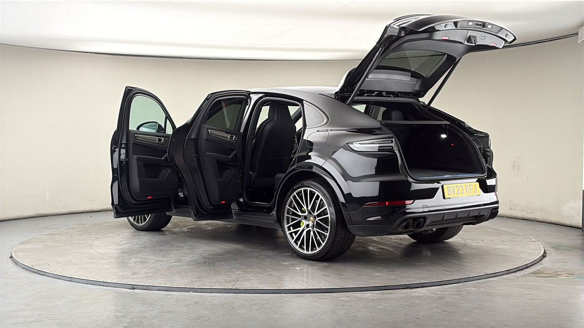 More views of Porsche Cayenne