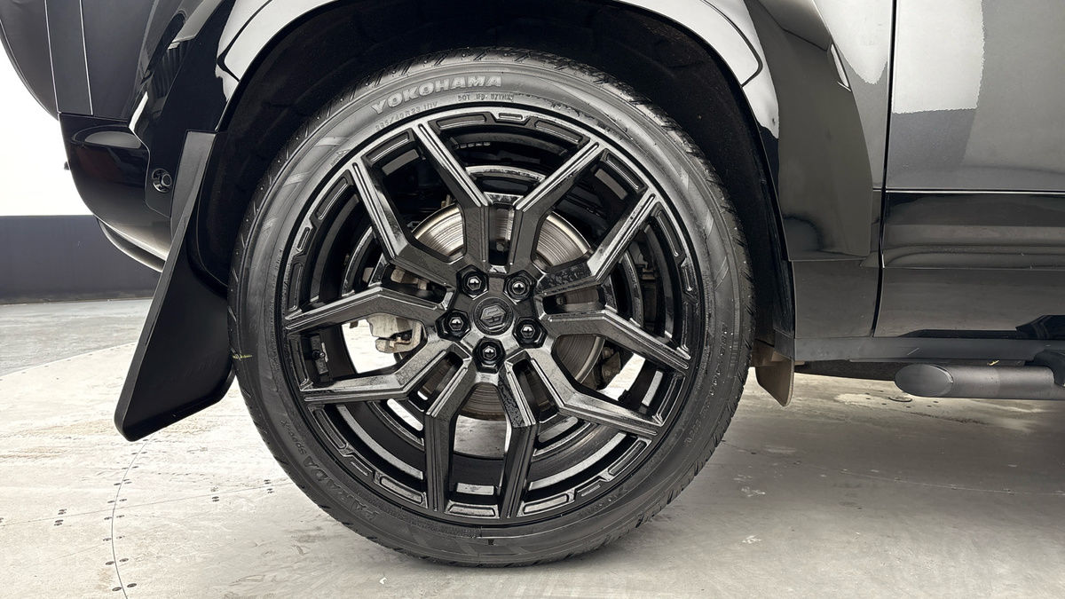 Land Rover Defender 90 Urban Image 10