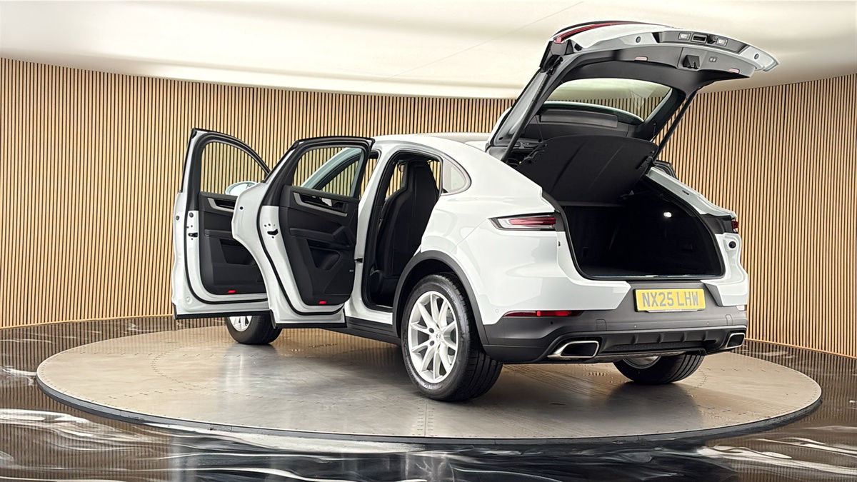 Porsche Cayenne Image 23