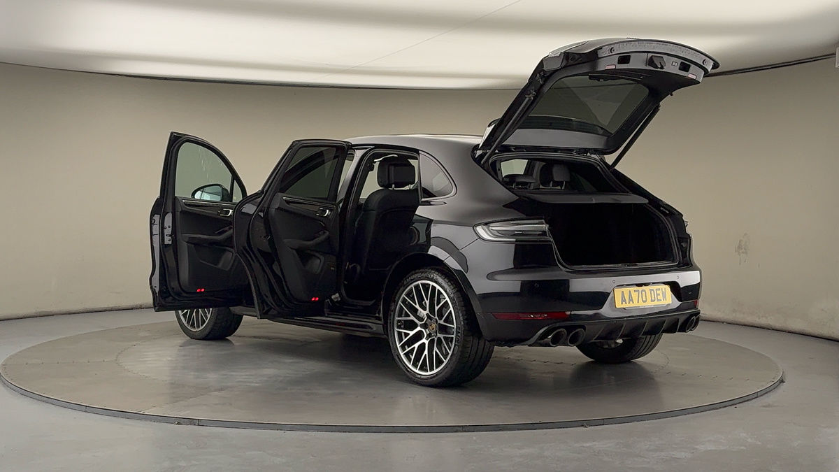 More views of Porsche Macan