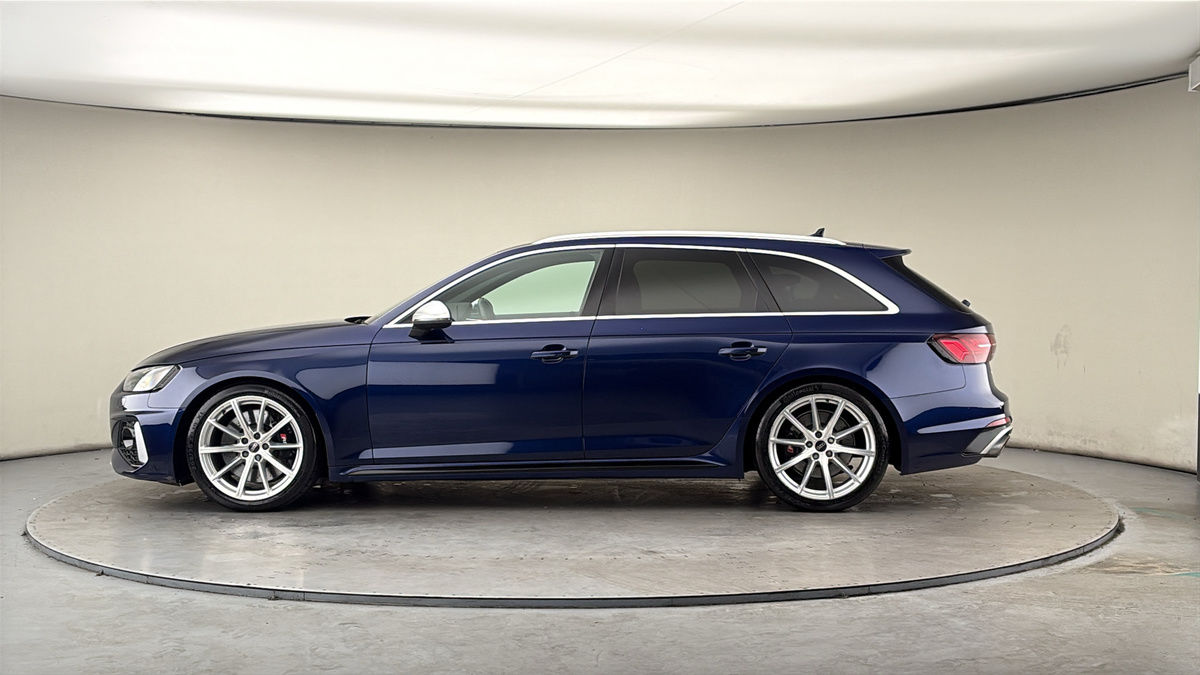 Audi RS4 Avant Image 15