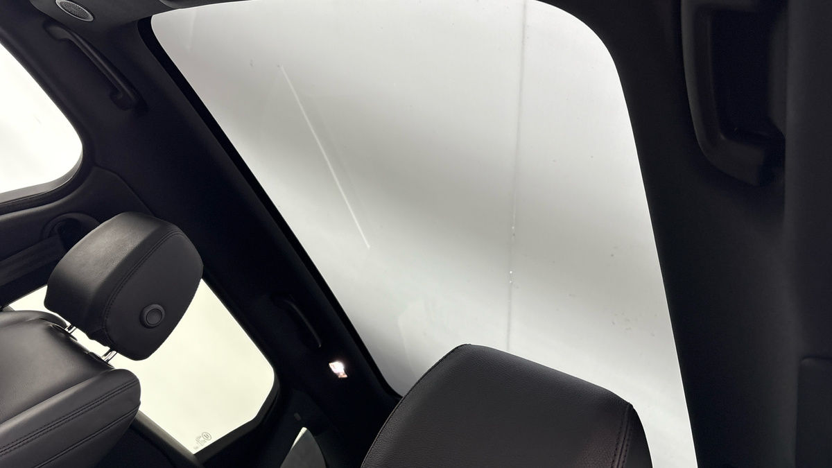 Land Rover Range Rover Velar Image 6