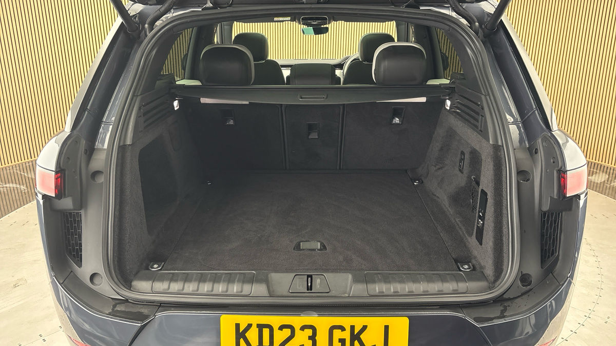 Land Rover Range Rover Sport Image 11