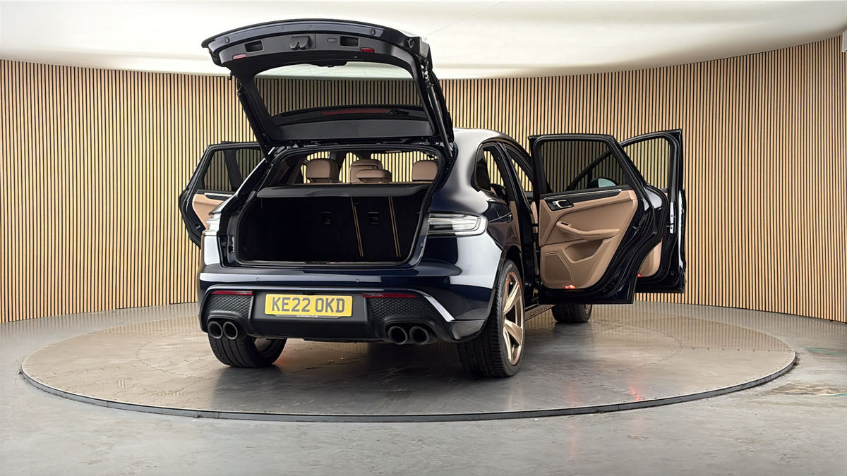 More views of Porsche Macan