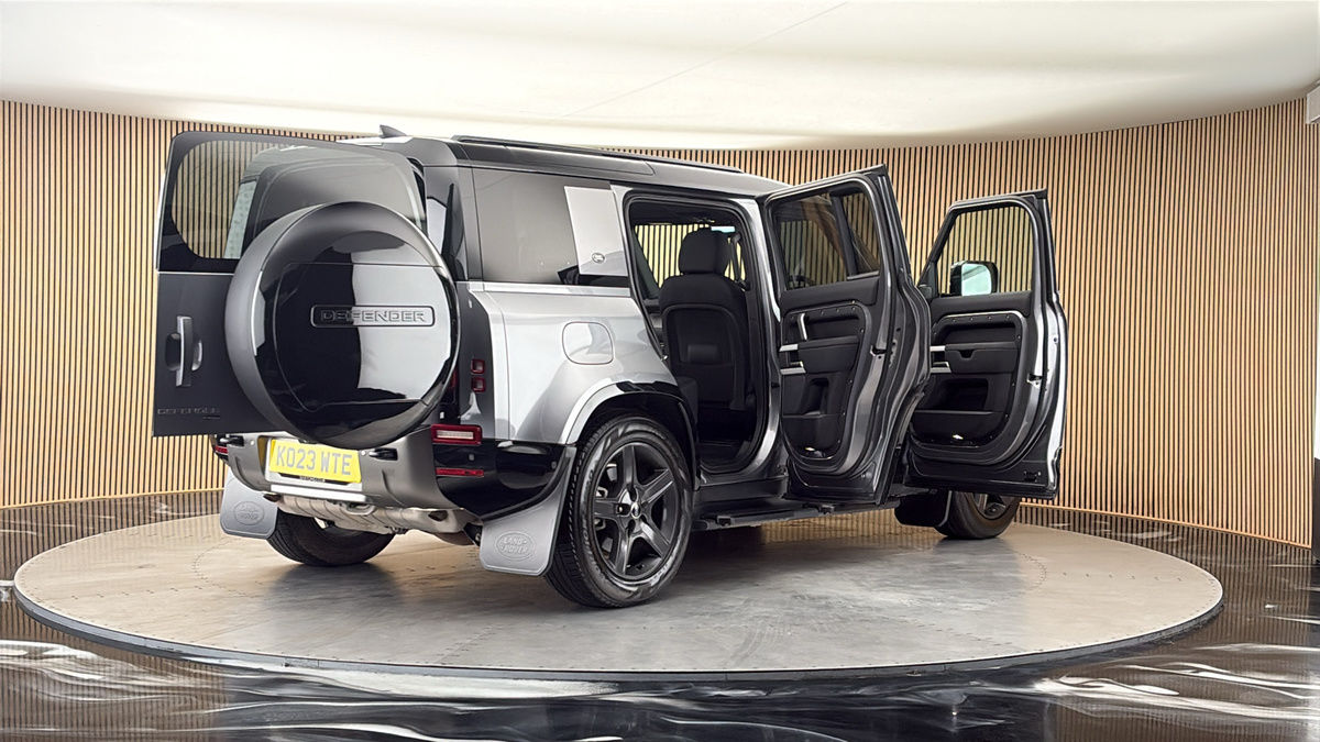 More views of Land Rover Defender 110