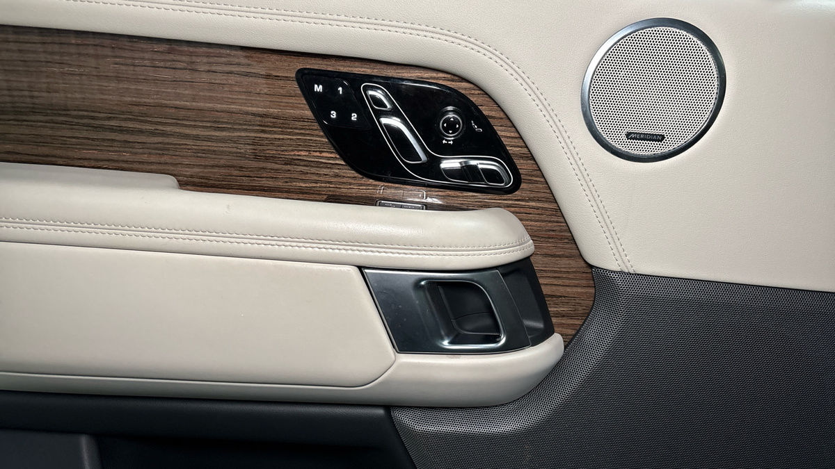 Land Rover Range Rover Image 38
