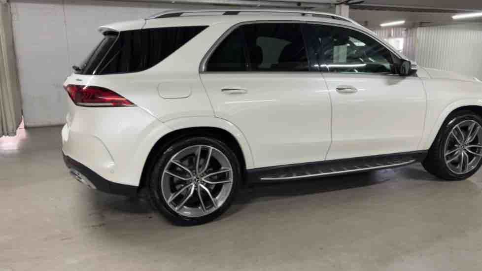 More views of Mercedes-Benz GLE