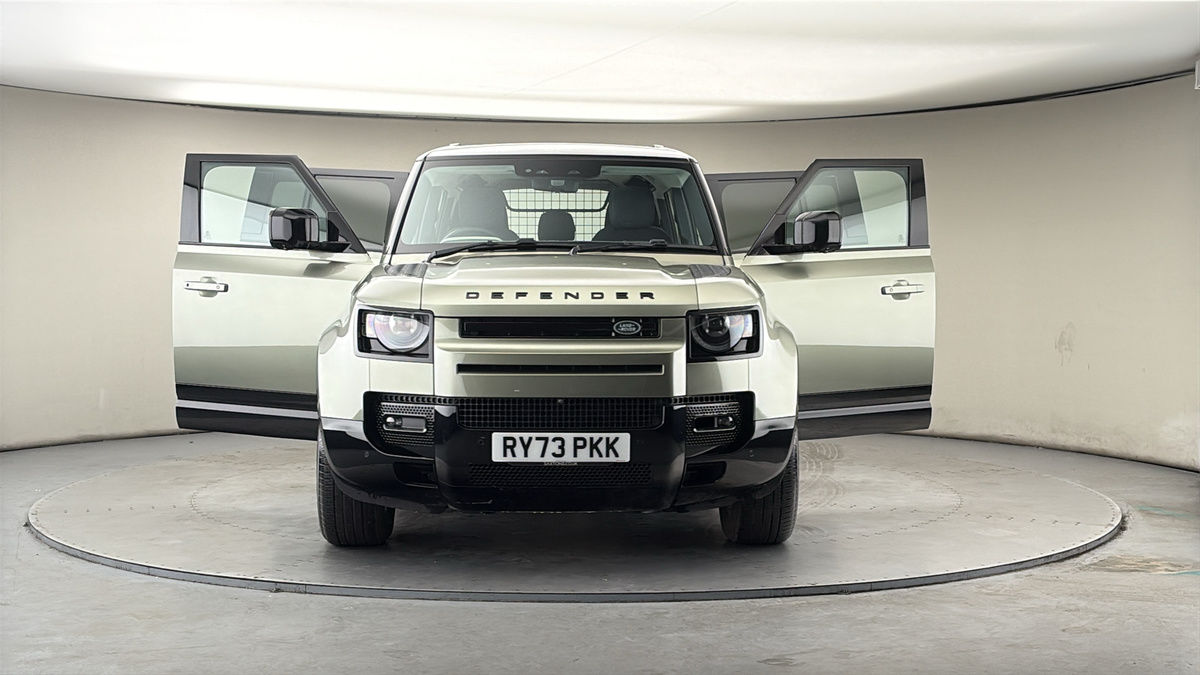 More views of Land Rover Defender 110