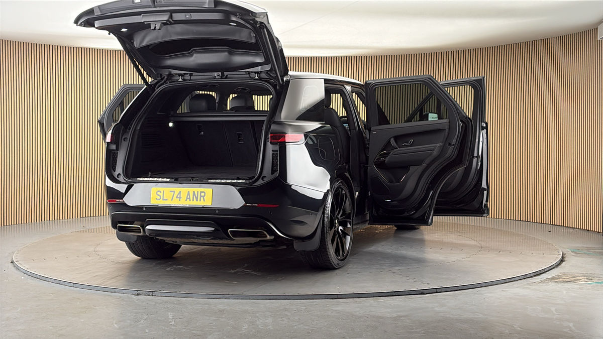 More views of Land Rover Range Rover Sport