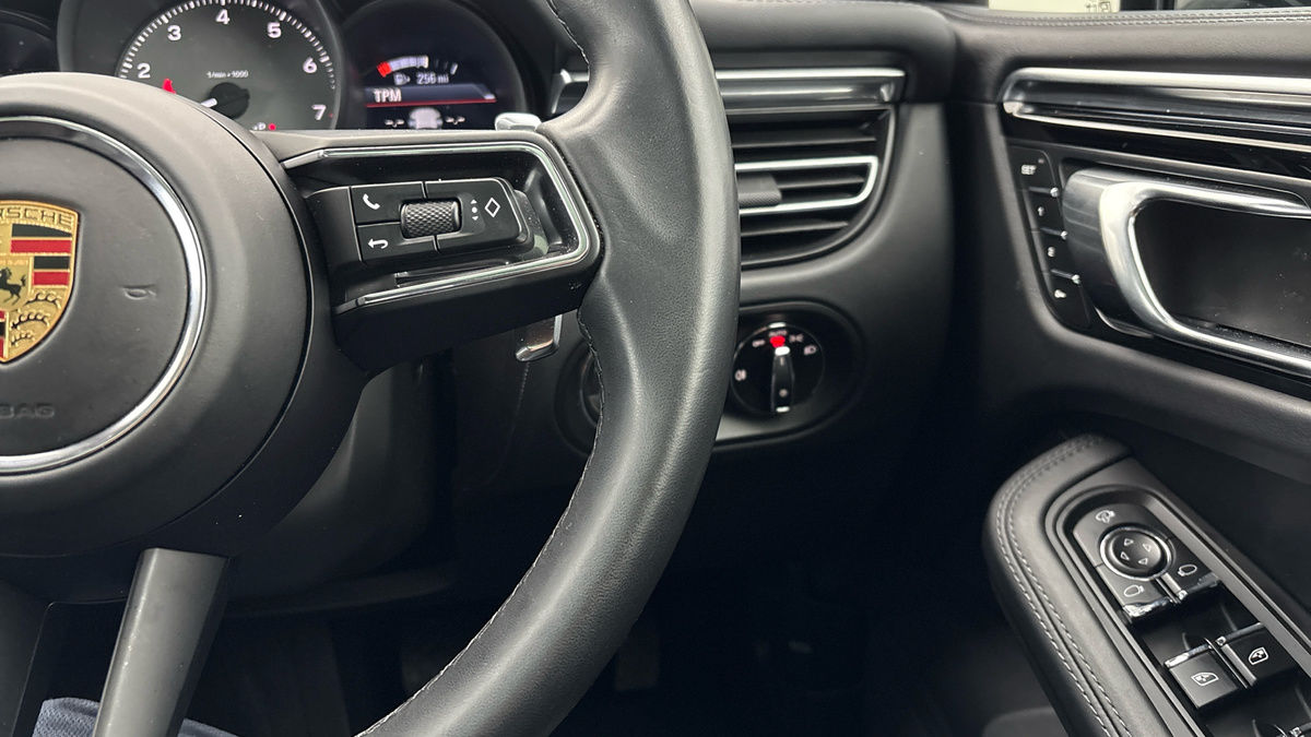 Porsche Macan Image 14