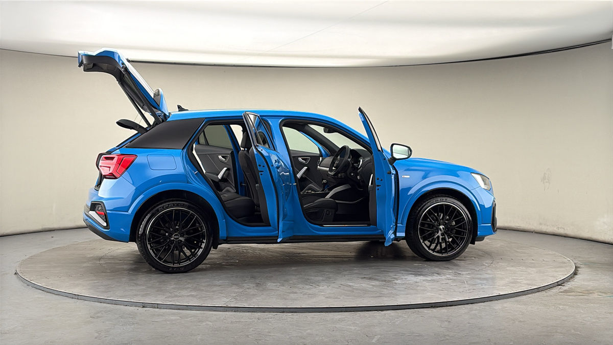 More views of Audi Q2