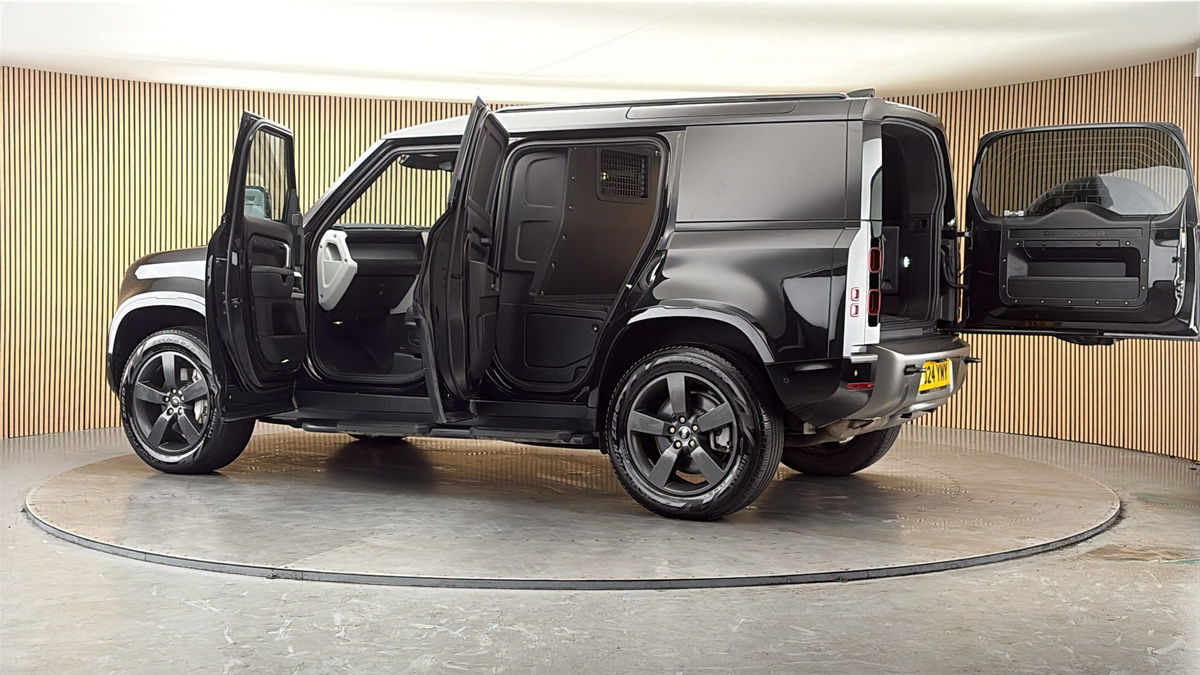 More views of Land Rover Defender 110