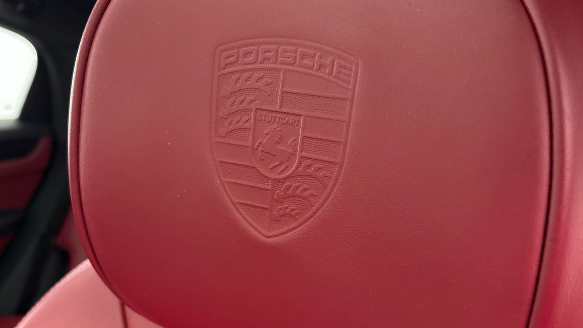 Porsche Cayenne Image 27