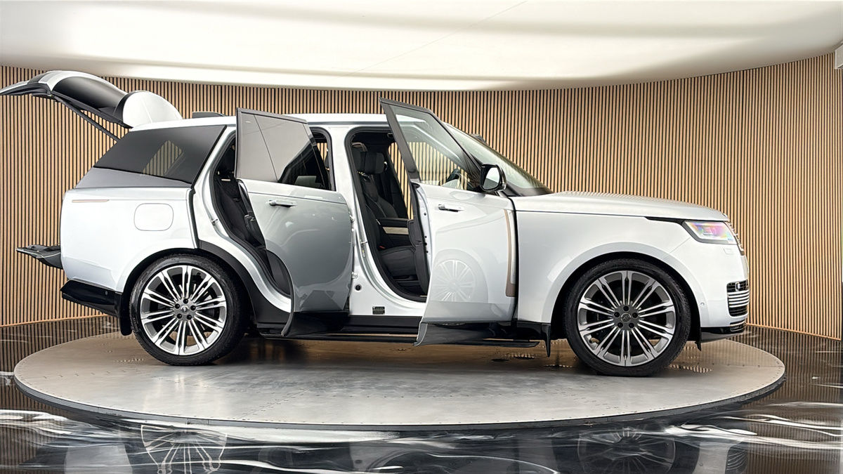 More views of Land Rover Range Rover