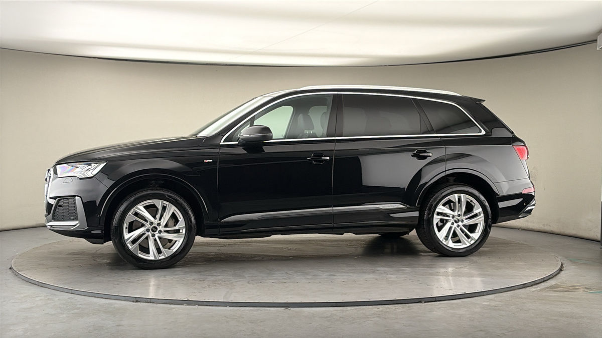 More views of Audi Q7