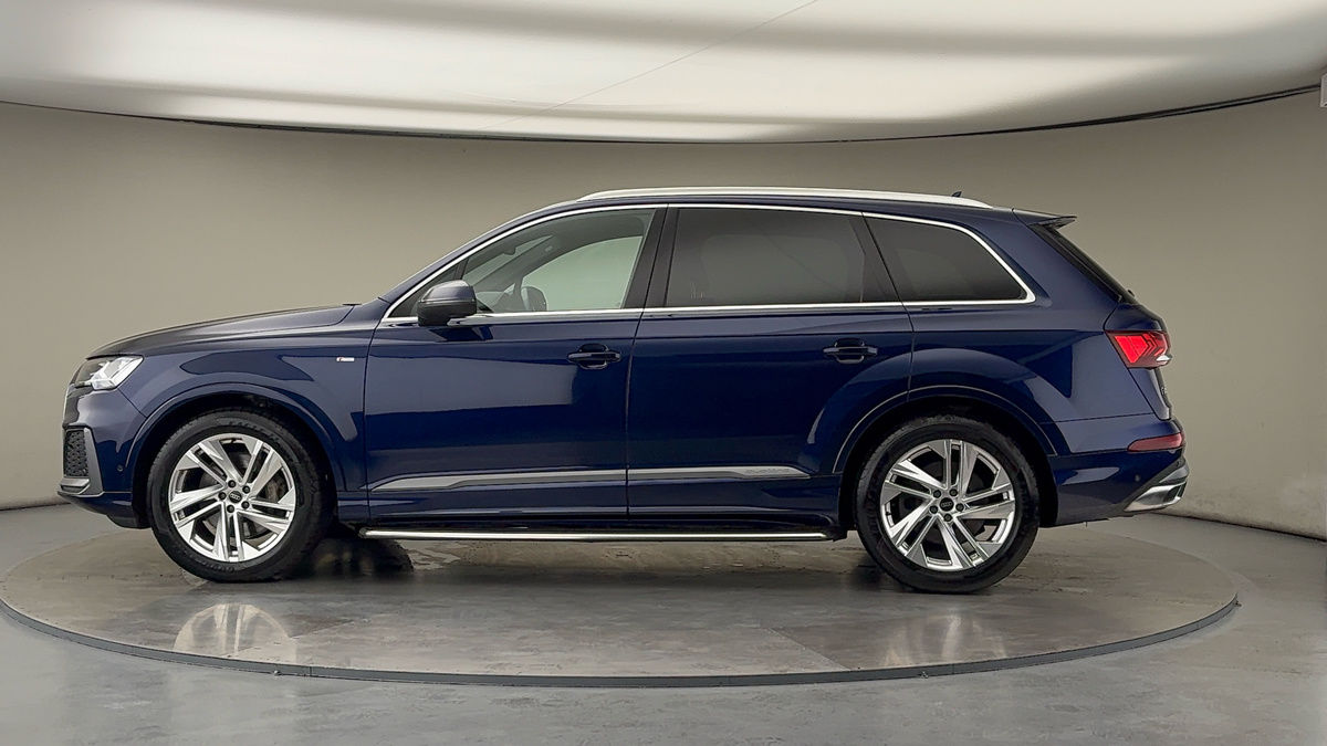 More views of Audi Q7